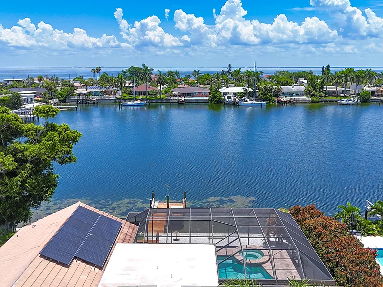 2316 S Shore Dr SE — Photo 57