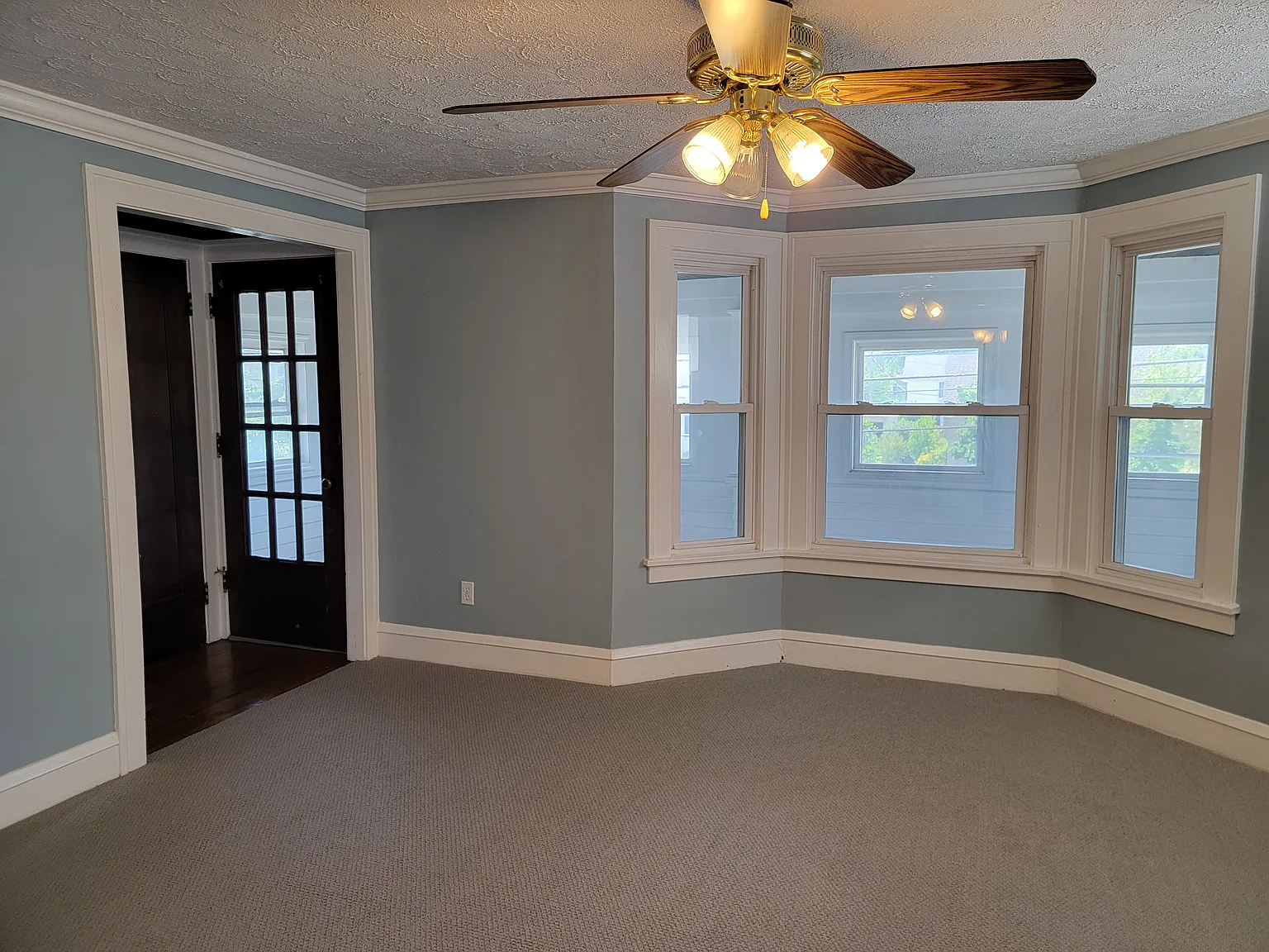 2 bed, 1000 sqft, $1,300 — Photo 3
