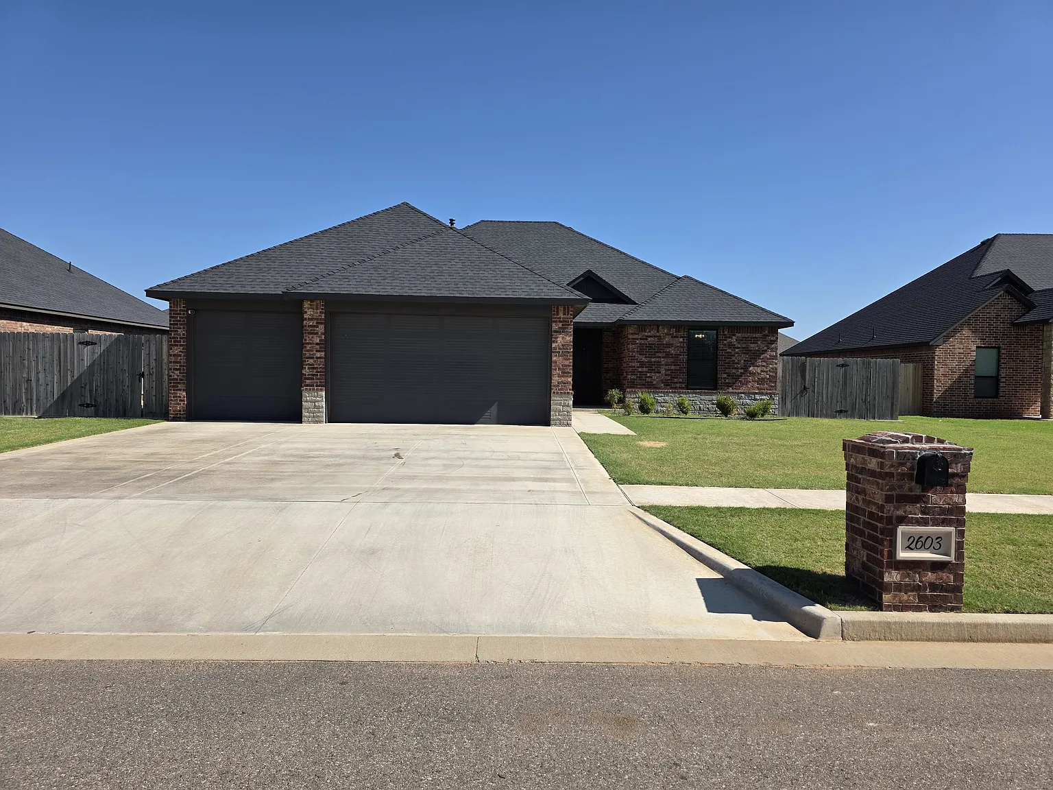 4 bed, 1900 sqft, $3,000 — Photo 1