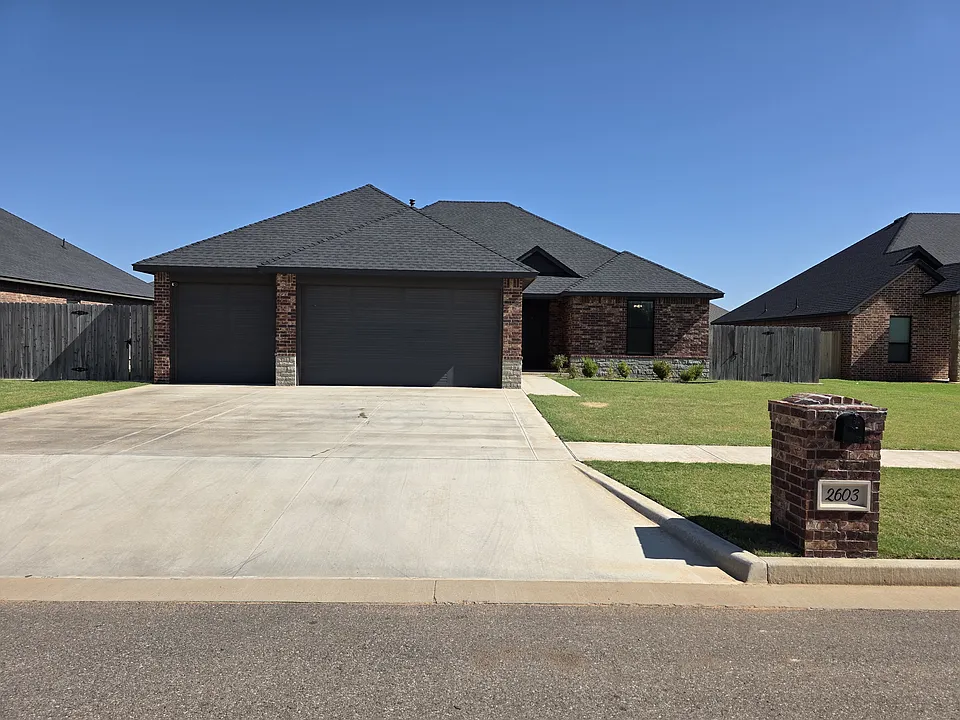 2603 Cloud Nine Cres