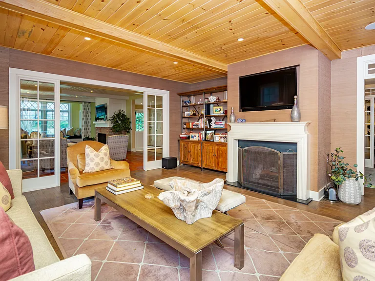 96 Cove Hollow Rd — Photo 4