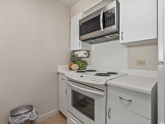3rd image of 3009 Ala Makahala Pl APT 1813