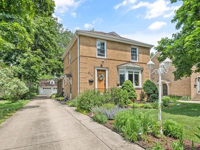 208 Parkview Rd, Riverside, IL, 60546