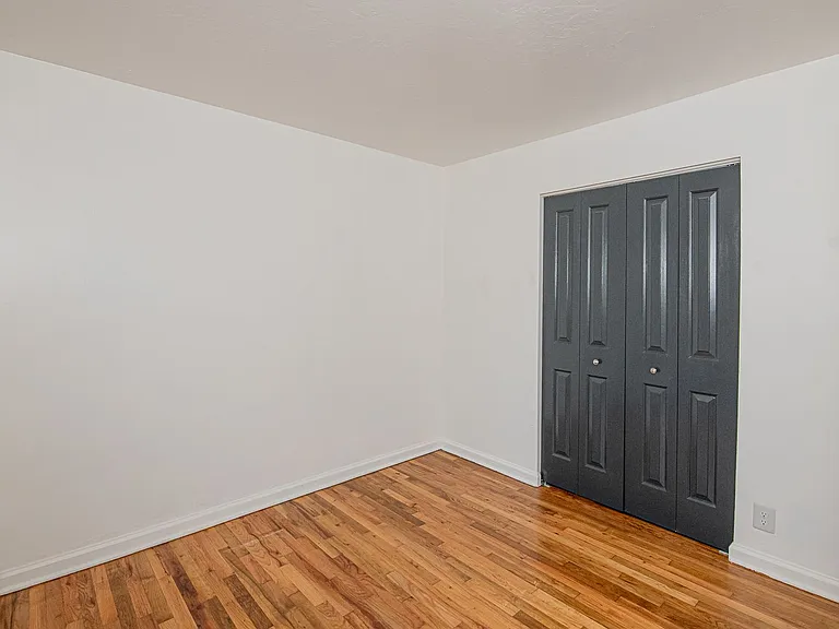 3033 N Halleck St — Photo 23