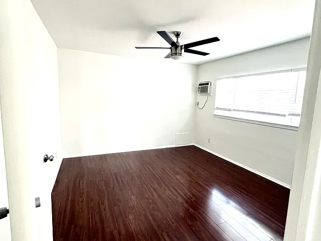 8253 Norton Ave #20 — Photo 7