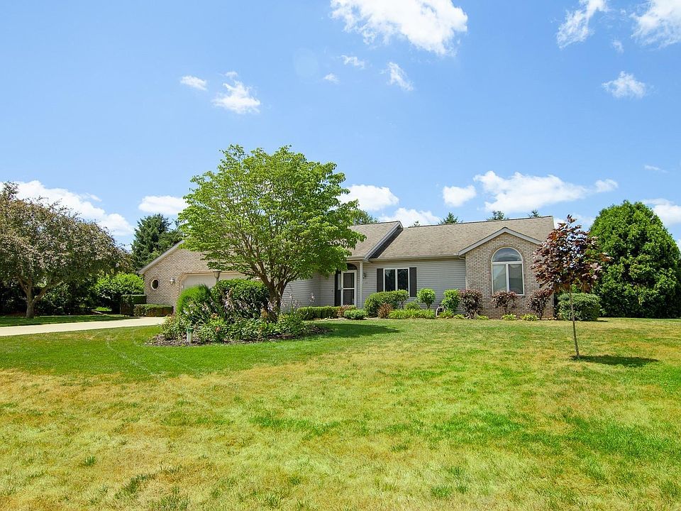 1st image of 3329 N Knollwood Dr