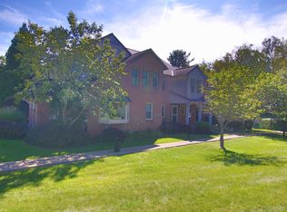 202 Chesna Dr, Pittsburgh, PA 15234