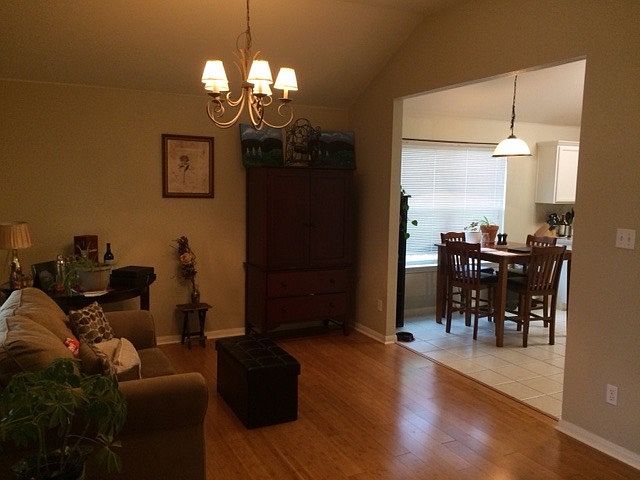 2nd image of 519 Westbury Ln