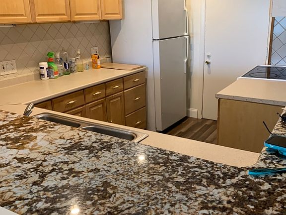 5th image of 1100 Governors Dr APT 30