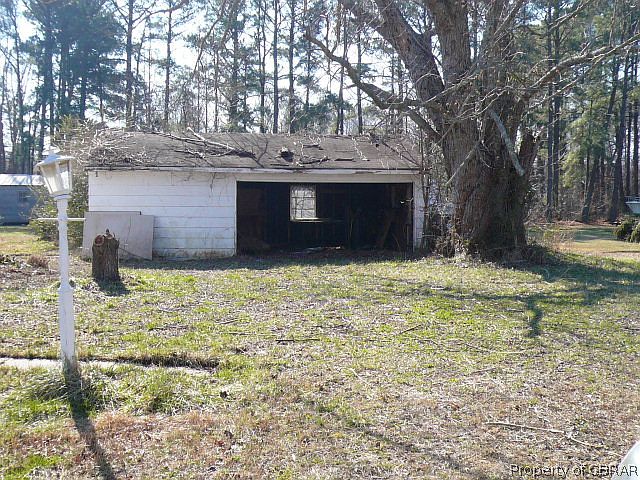 2nd image of 76 Duck Pond Ln