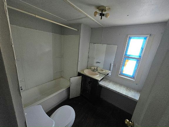 5th image of 10166 103rd St #52