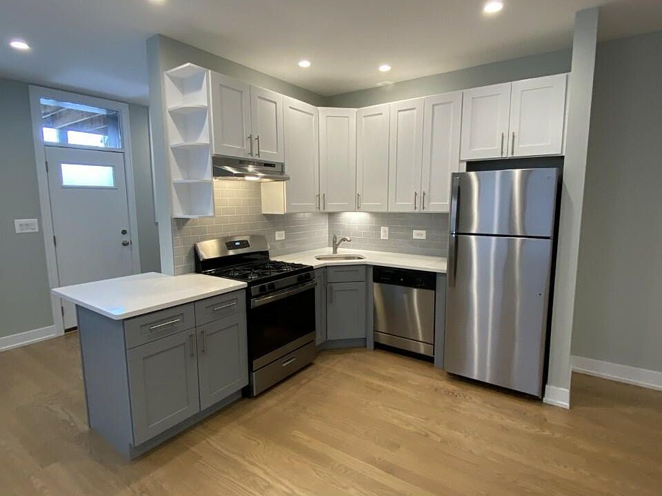 1st image of 2924 W Logan Blvd #2