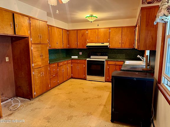 3rd image of 28 Church St