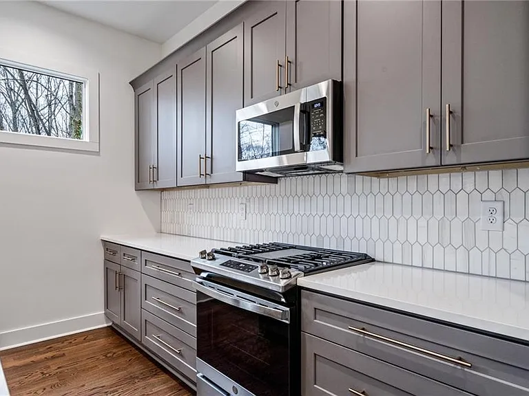 1453 Bridges Ave SW — Photo 16
