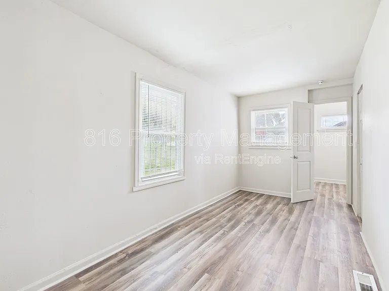 5100 Brooklyn Ave — Photo 13