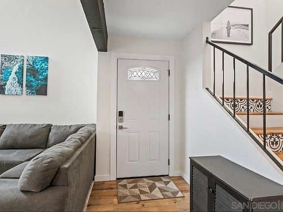3rd image of 841 Mola Vista Way