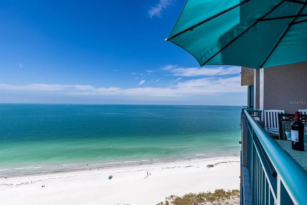 2 bed, 2.0 bath, 1374 sqft, $5,000 — Photo 3