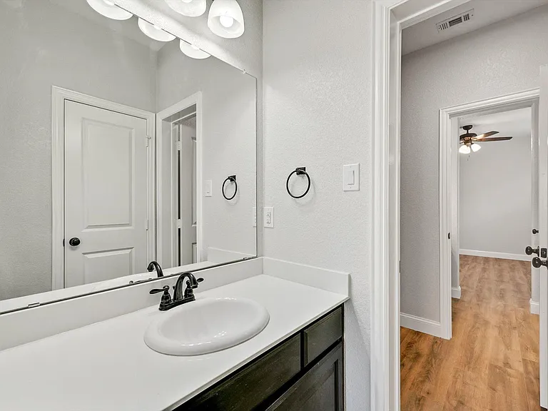 10416 Talus Dr — Photo 22