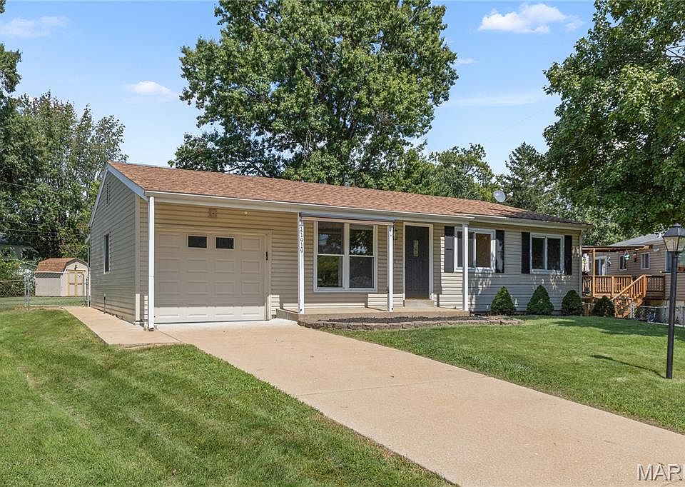 1st image of 11919 Holly Brook Dr