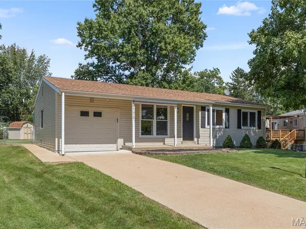 11919 Holly Brook Dr, Maryland Heights, MO 63043