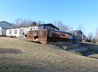 4260 E Defreese Rd, Syracuse, IN 46567