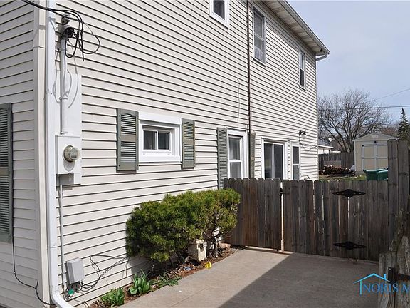 3rd image of 1915 Sheffield Pl