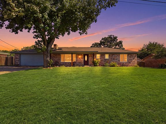 2nd image of 2609 Oaks Dr