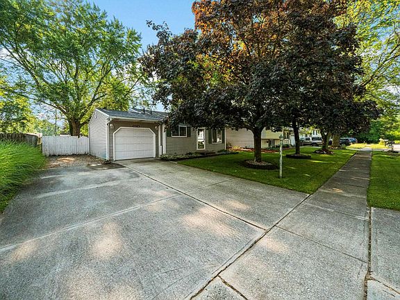 2nd image of 56718 Driftwood Dr