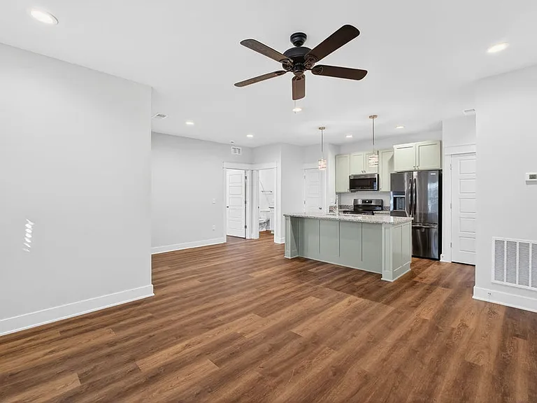 2805 Raintree Dr — Photo 3