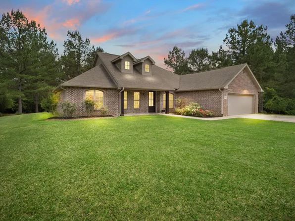 221 Aidan St, Leesville, LA 71446