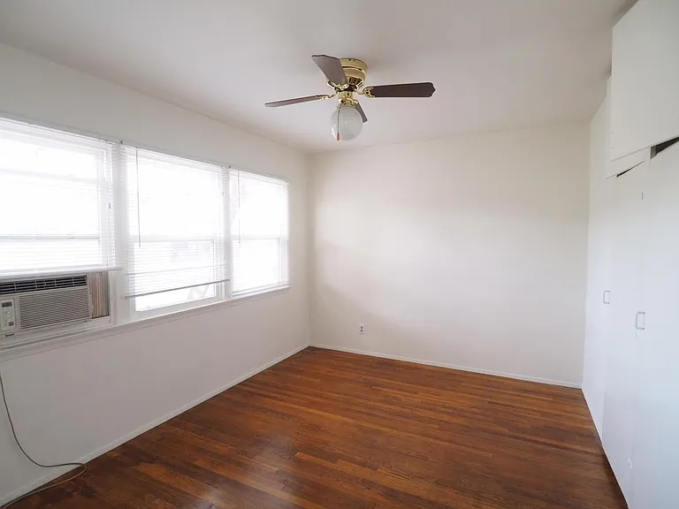 242 E California Blvd #D — Photo 8