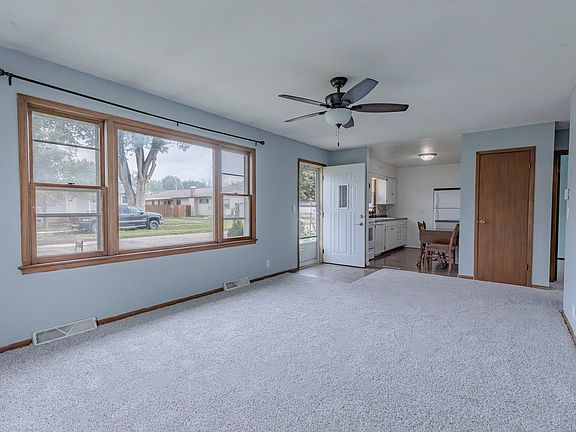 3rd image of 206 E 1st St