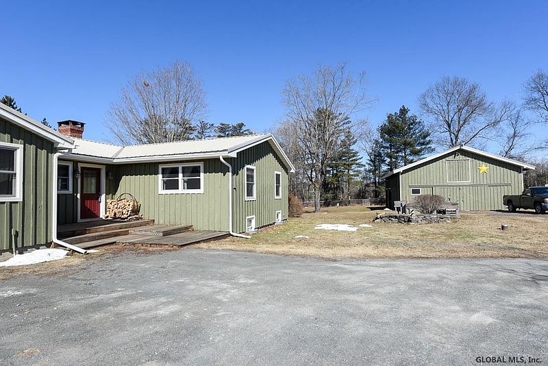 5th image of 575 MAPLE AV