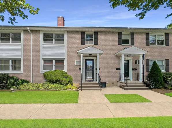 82-09 268th Street Apt B, Floral Park, NY 11004