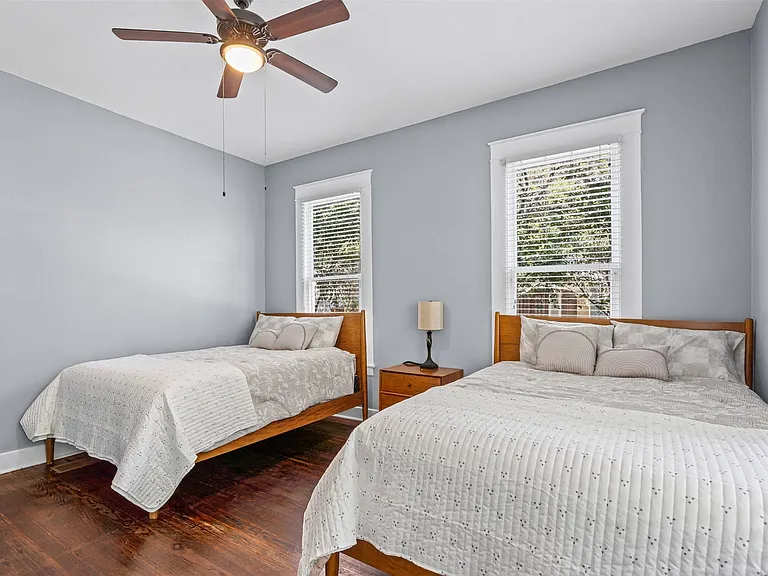 301 S Edgefield Ave — Photo 15