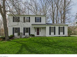 350 Chatham Dr, Aurora, OH