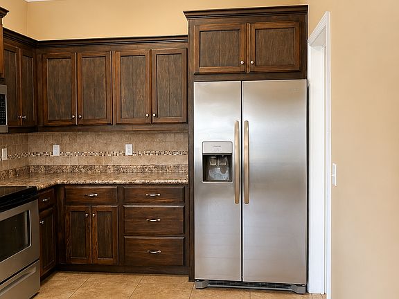 5th image of 4028 Glen Laurel Dr N