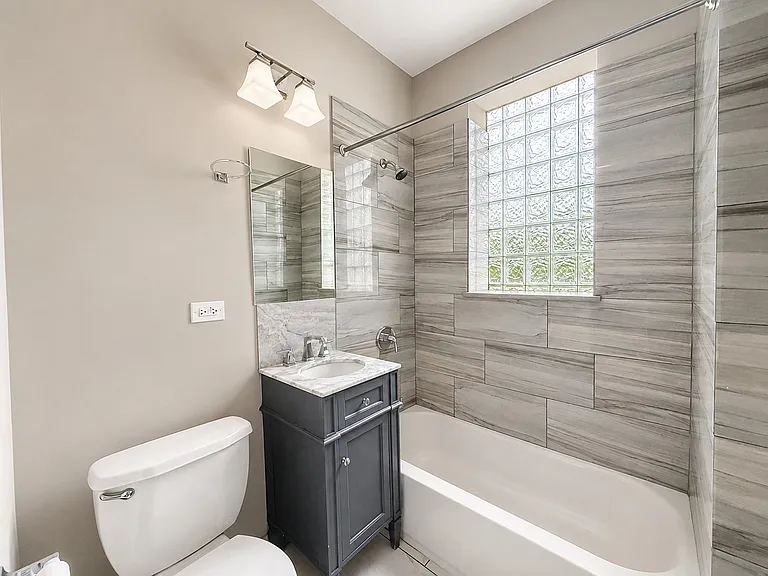 5409 S Winchester Ave #3R — Photo 9