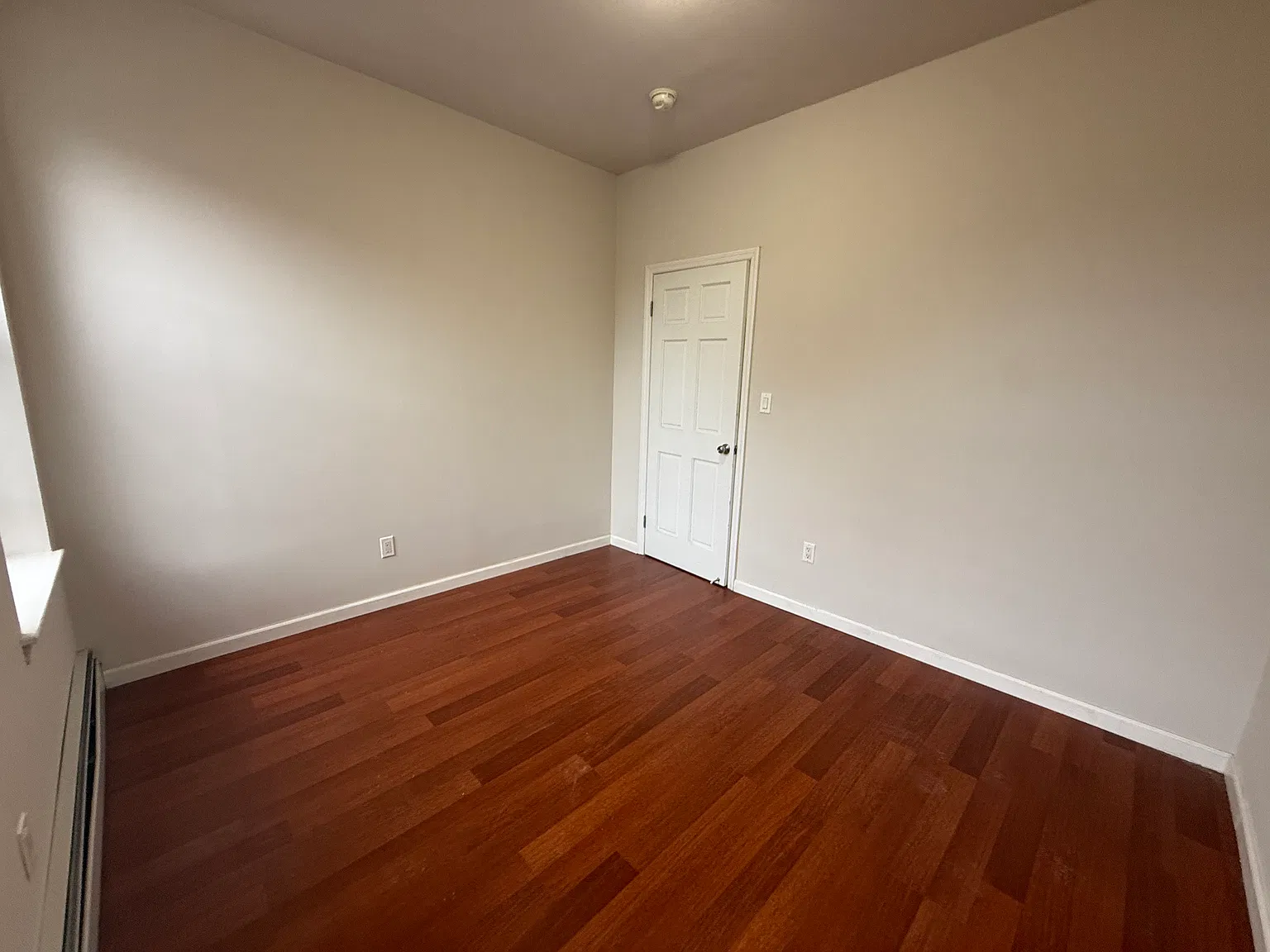 2 bed, 500 sqft, $1,700 — Photo 4