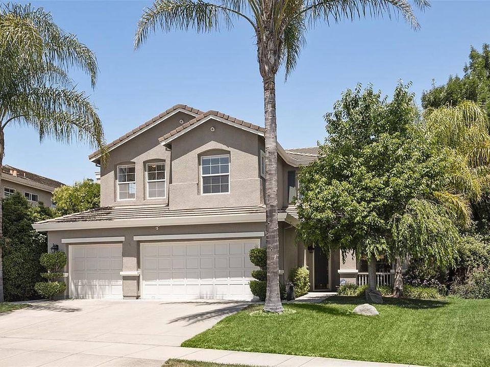 1st image of 825 Sorrento Dr