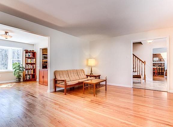 Open flowing floor plan