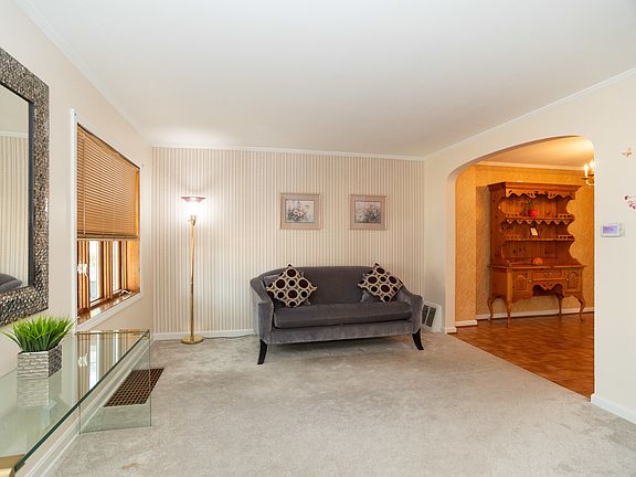 4th image of 7823 W Summerdale Ave