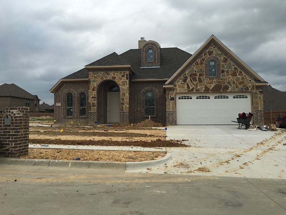 1st image of 225 Canterbury Ct