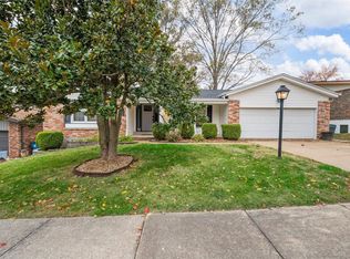 8833 Forest Heights Dr, Saint Louis, MO 63123