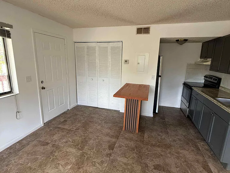 2070 NW 43rd Ter #6 — Photo 2