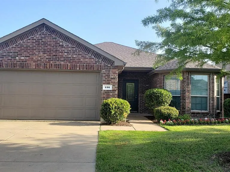 136 Meadow Crest Dr — Photo 1