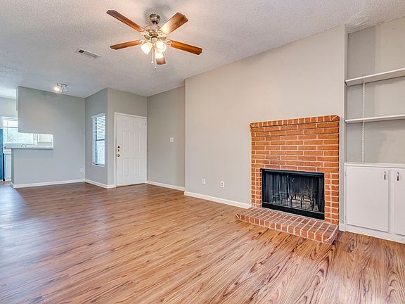 3rd image of 9509 Kempler Dr APT A