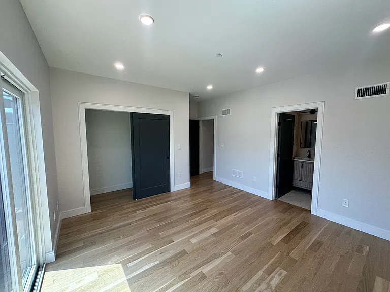 54 Dorset St #5 — Photo 13