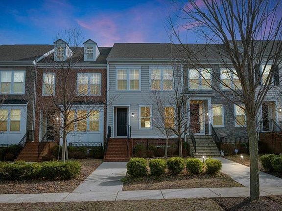3rd image of 206 Apricot St
