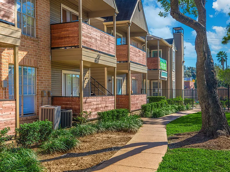 Coventry Park Apartments — Photo 10